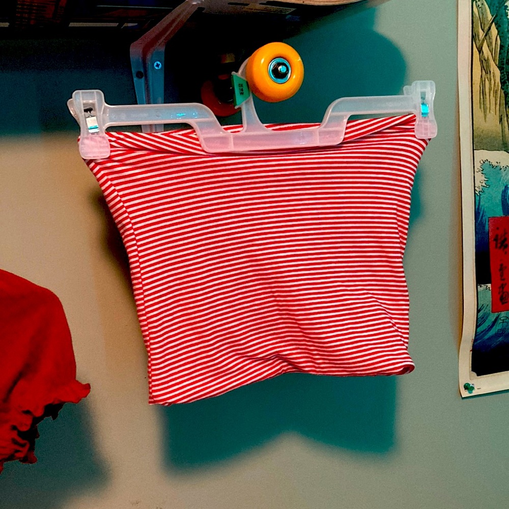 Crop top - Picture 1 of 1
